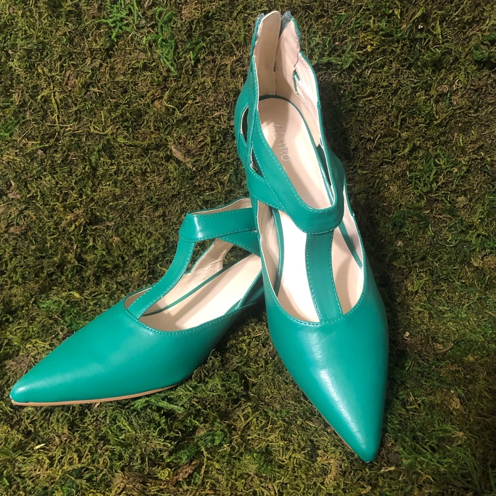 Ashro Green Pumps